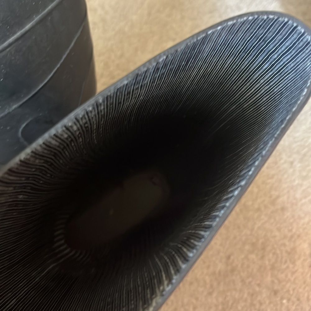 Serves rain boots - Picture 4 of 5